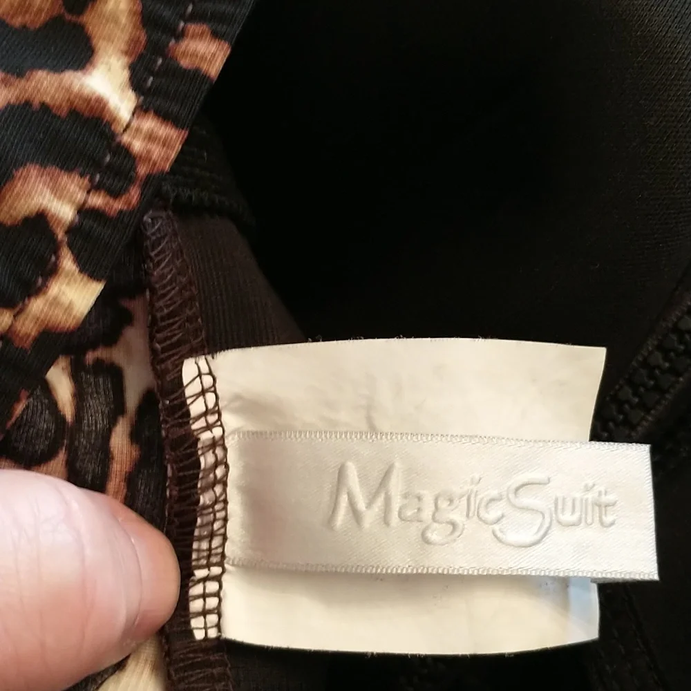 Magic Suit‎